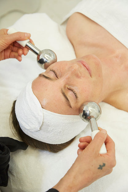 1 Hour Customized Facial